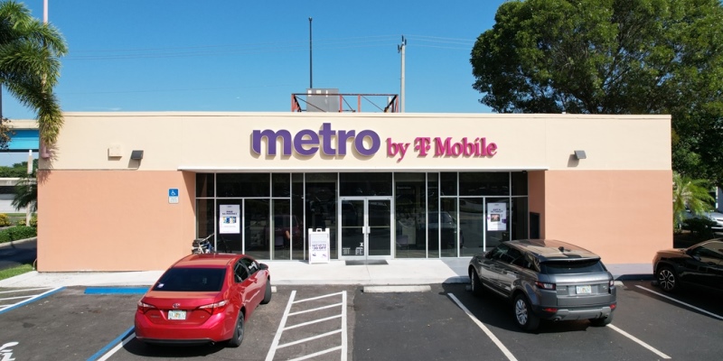 Metro-by-T-Mobile-Pine-Island-Plaza-in-Davie-FL-.JPG-800x400